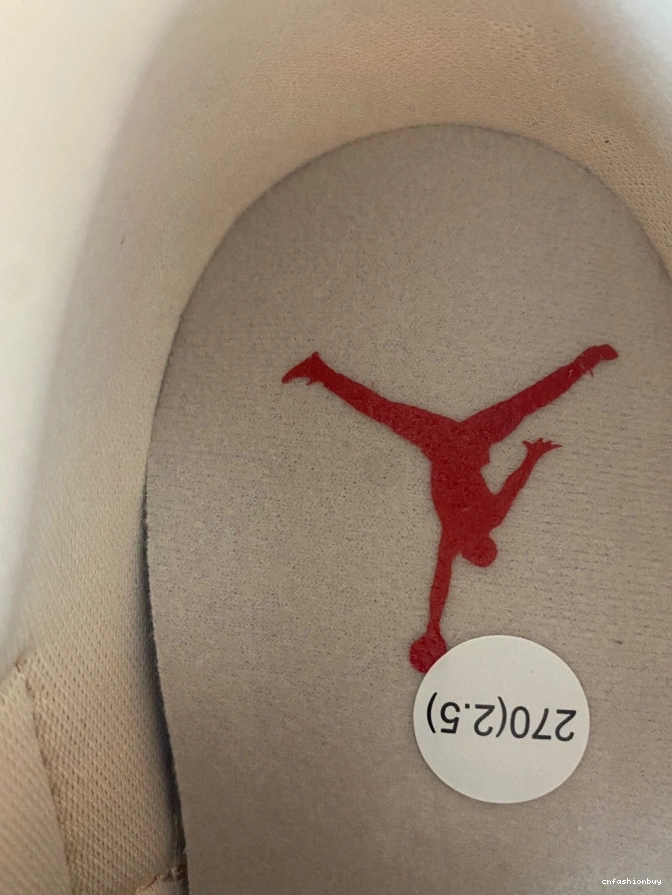 HJ0178-600 Day Air Jordan (W) Valentines 3 1110